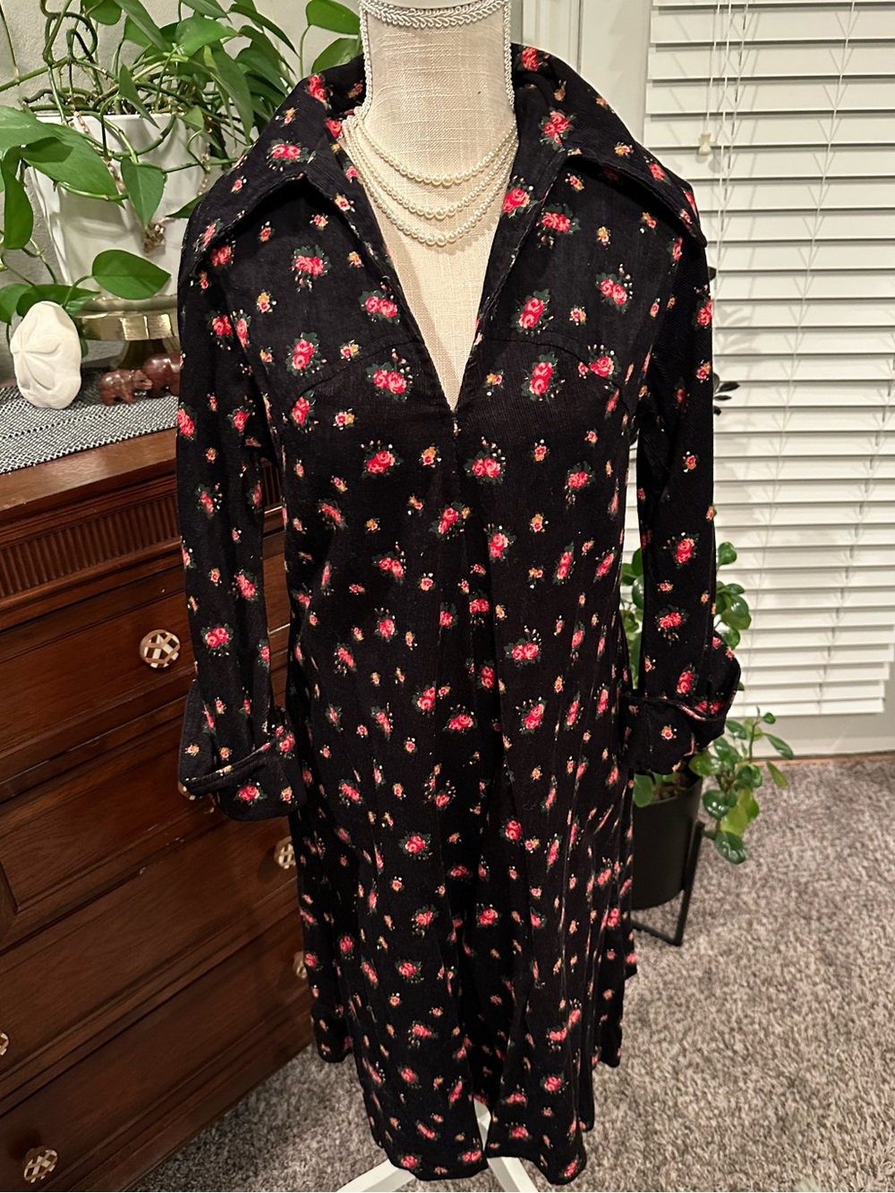 Vintage corduroy Floral Black Midi Dress with red Rose Print and a belt